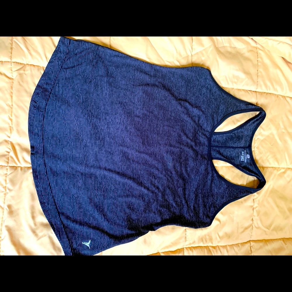 Large Old Navy active tank!